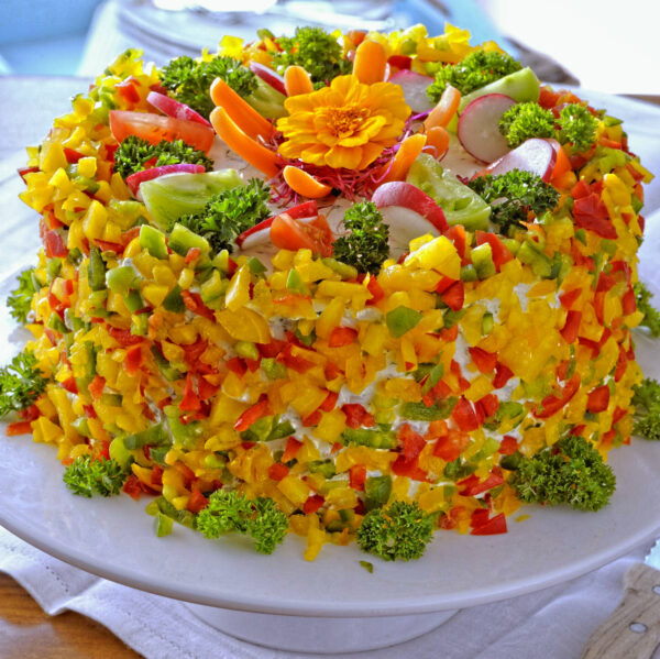 Herzhafte Schwarzbrot Frischkäse Torte